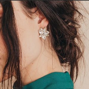 Olive + Piper Versailles Earrings ✨